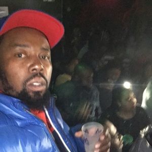 Meet your Posher, Larry